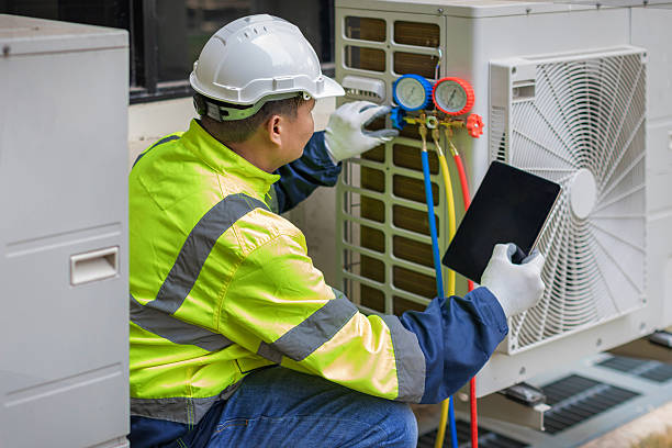 Professional Heat Pump Repair technician working in Lawtey, FL